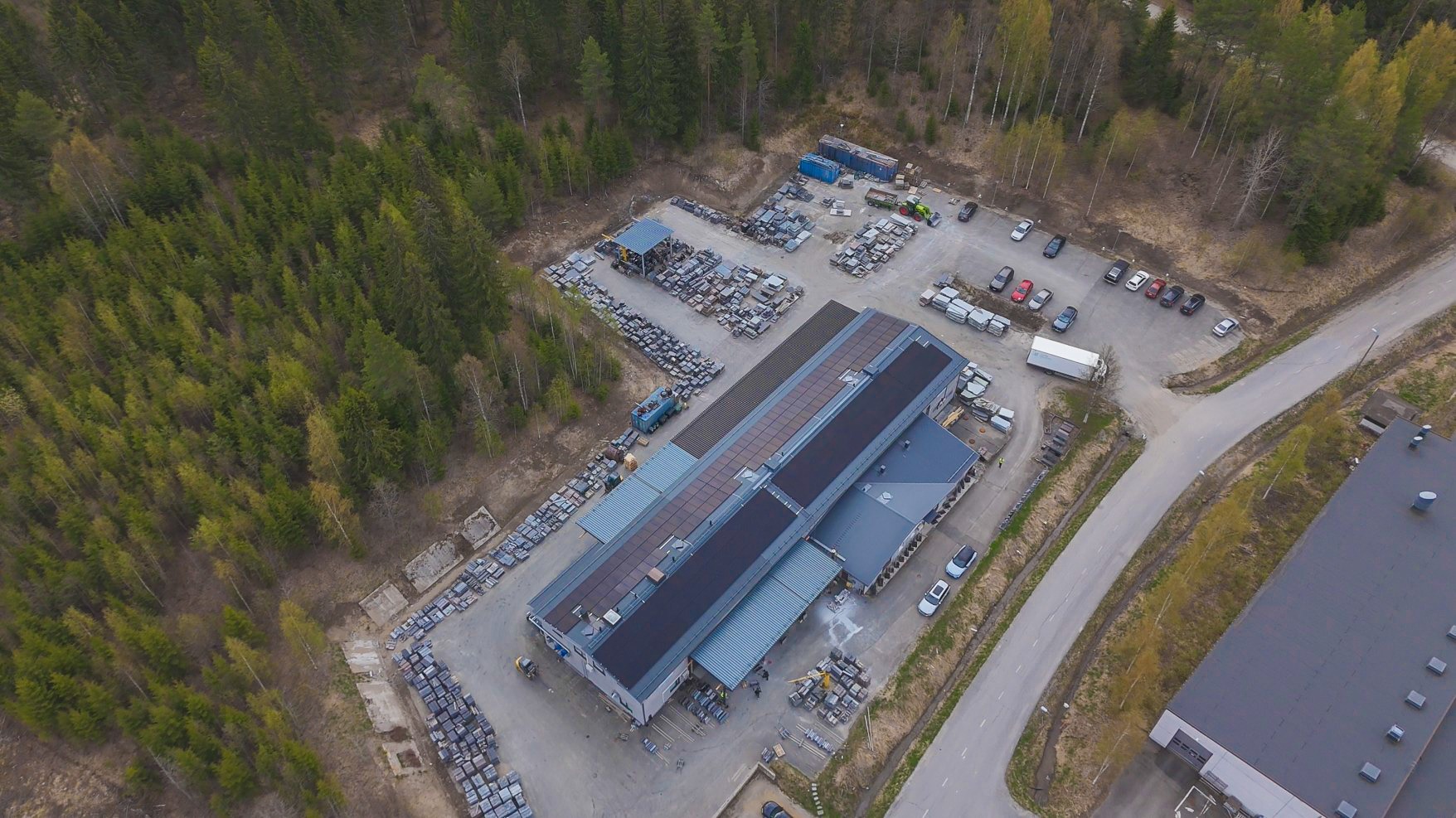 Ilmakuva Kaavinkiven tuotantokiinteistöstä Pohjois-Savossa